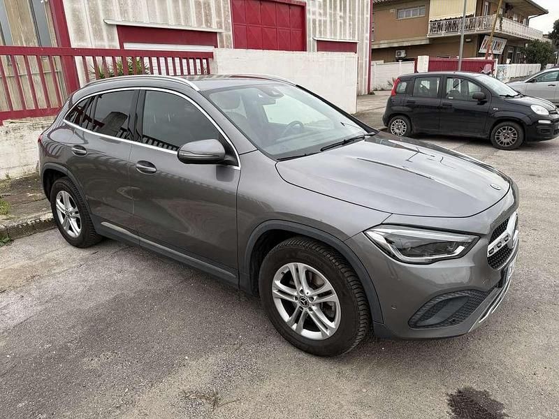 Usata Mercedes GLA200 150 CV (110 kW) 2023 Grigio SUV