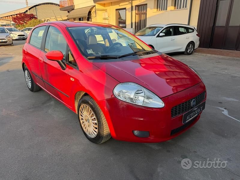 Usata Fiat Grande Punto Active 65 CV (47 kW) 2007 Rosso Utilitaria