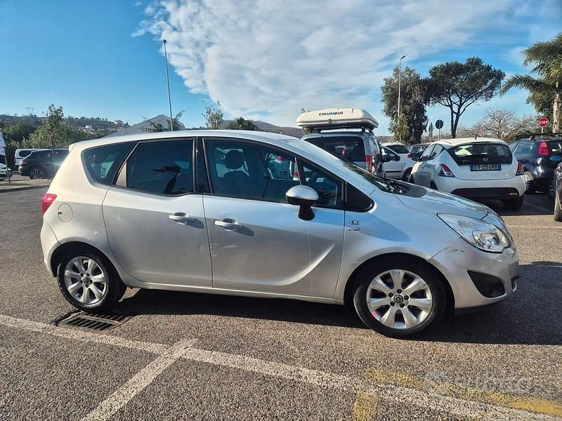 Occasion Opel Meriva 120 ch (88 kW) 2012 Gris Monospace