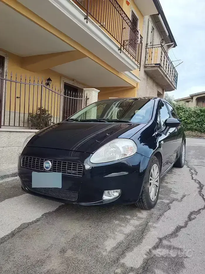 Usata Fiat Grande Punto 90 CV (66 kW) 2006 Bluazzurro Utilitaria