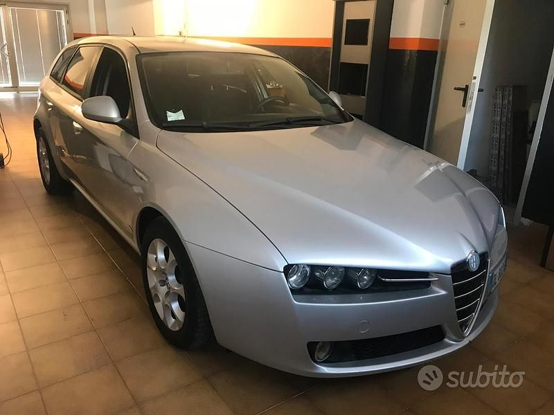 Usata 2007 Alfa Romeo 159 Station wagon | 2000 € (Ottimo prezzo) - Immagine 1/3