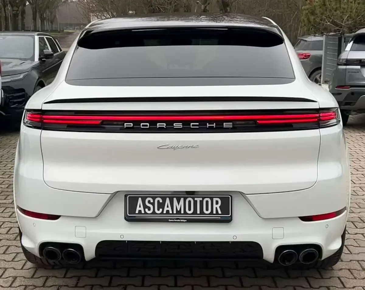 Usata Porsche Cayenne 354 CV (260 kW) 2023 Bianco SUV