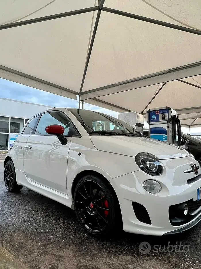Usata Abarth 500 135 CV (99 kW) 2009 Bianco Utilitaria