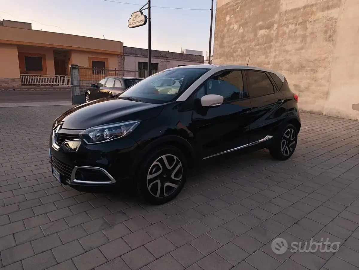 Usata Renault Captur 90 CV (66 kW) 2016 Nero SUV