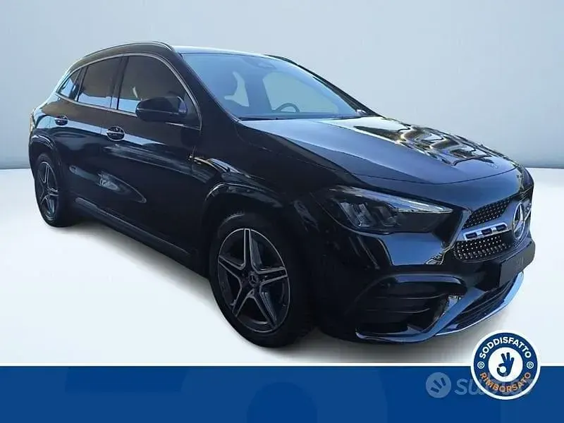 Usata Mercedes GLA180 AMG line 116 CV (85 kW) 2025 Nero SUV