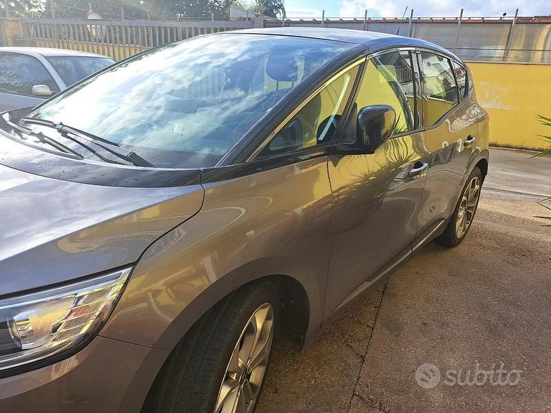 Usata Renault Scénic IV 110 CV (80 kW) 2018 Grigio Monovolume