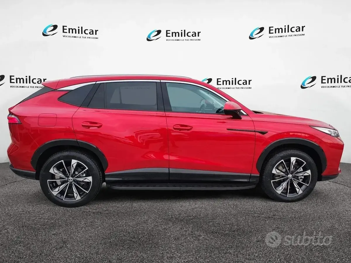 Nuova MG HS Luxury 2025 Rosso SUV