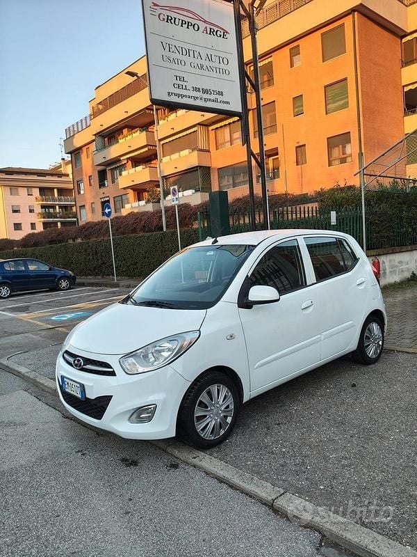 Bianco Usata 2012 Hyundai i10 Due volumi | 3800 € (Ottimo prezzo) - Immagine 1/4
