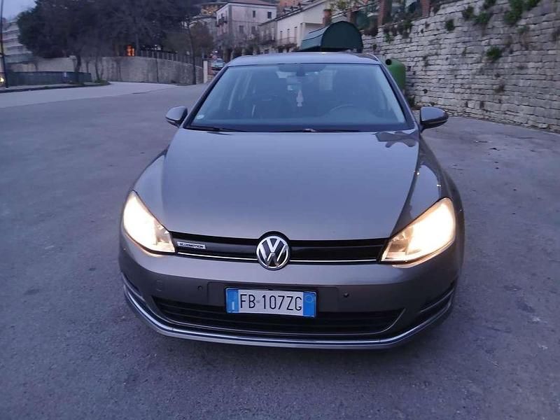 Usata VW Golf VII Highline 110 CV (80 kW) 2016 Berlina