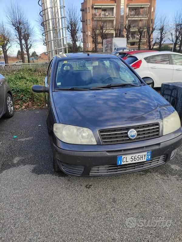 Blu Usata 2004 Fiat Punto Due volumi | 2000 € - Immagine 1/4