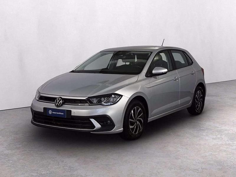 Usata VW Polo Life 95 CV (69 kW) 2023 Reflex silver metallizzato Utilitaria