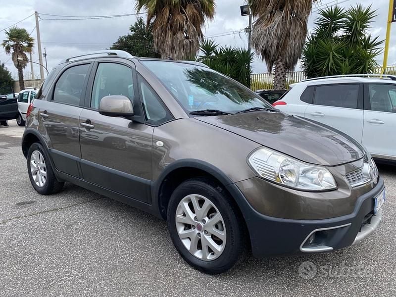 Grigio Usata 2009 Fiat Sedici Dynamic SUV | 3600 € (Buon prezzo) - Immagine 1/4