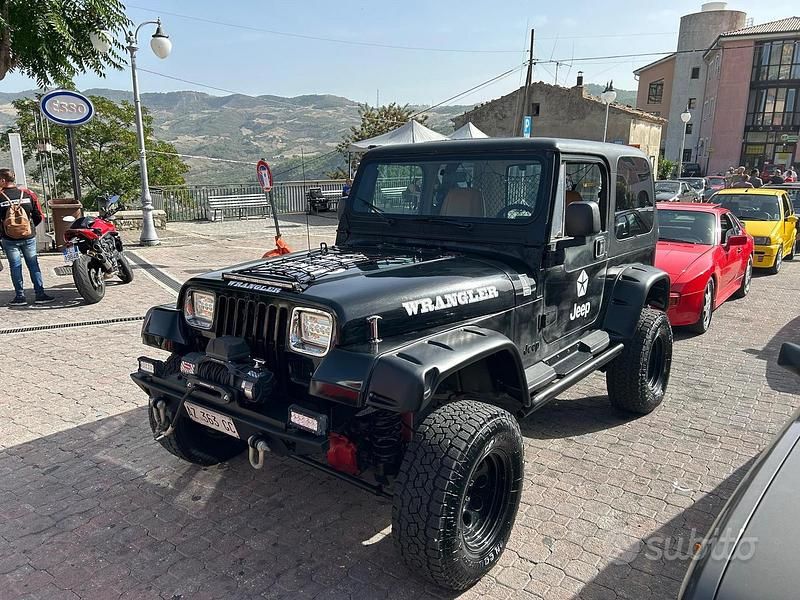 Usata Jeep Wrangler 121 CV (88 kW) 1990 Nero SUV