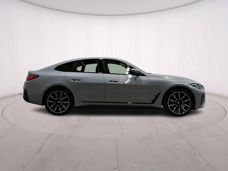 Nuova BMW i4 M Sport 105 kW (143 CV) 2025 Brooklyn grey Berlina