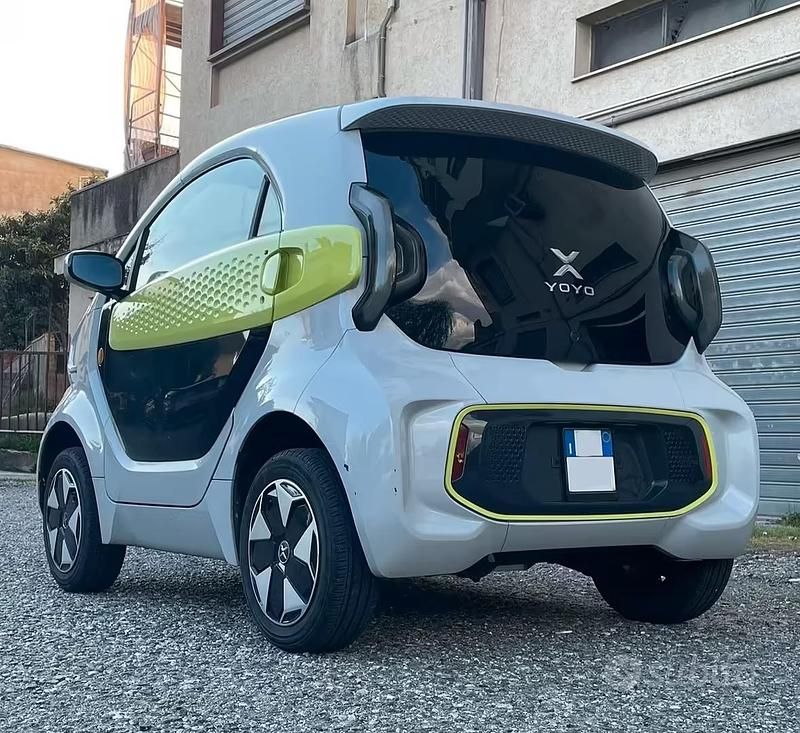 Usata XEV Yoyo 7 kW (10 CV) 2023 Grigio Utilitaria