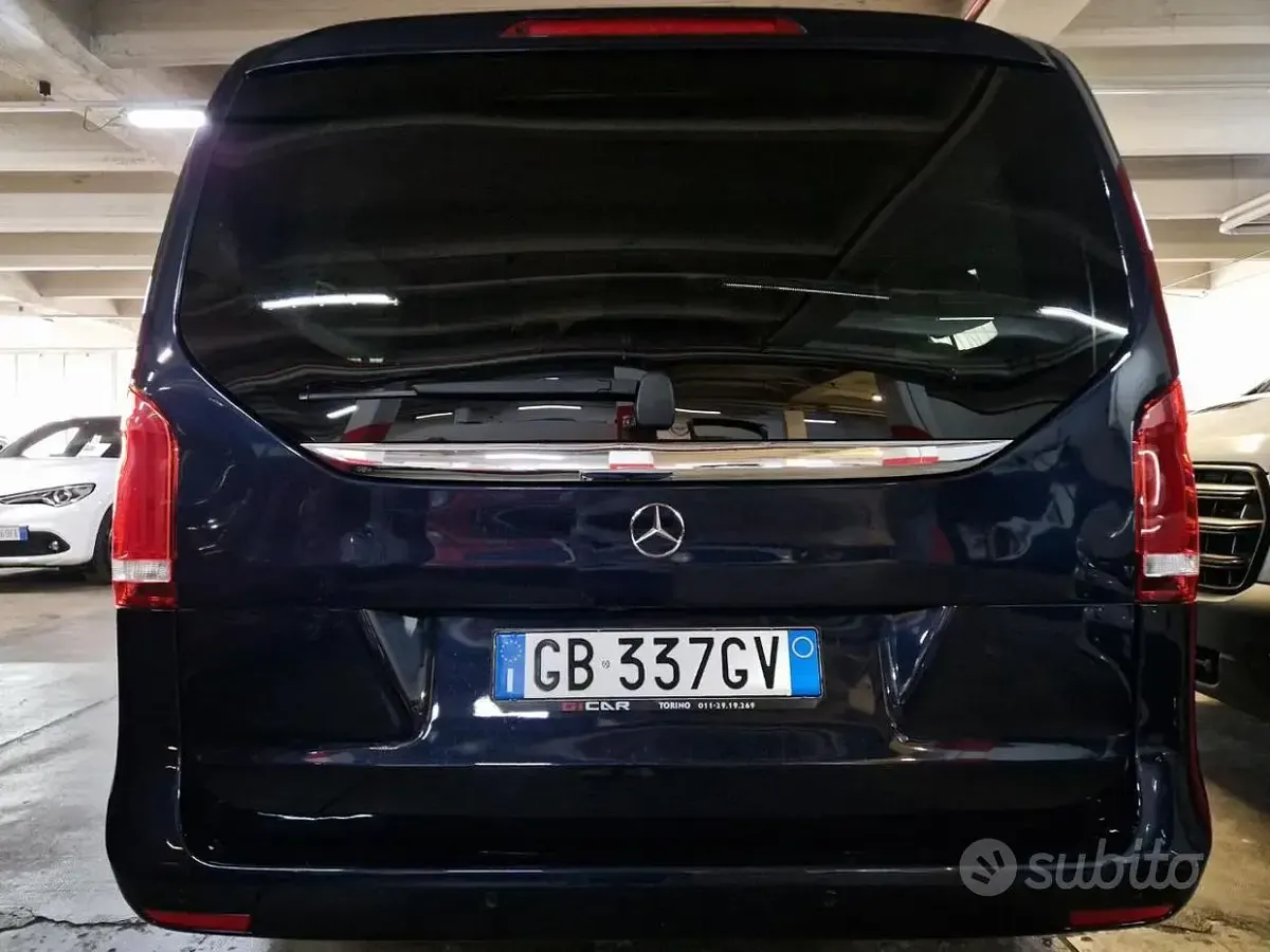 Usata Mercedes V220 Premium 163 CV (119 kW) 2020 Blu Monovolume
