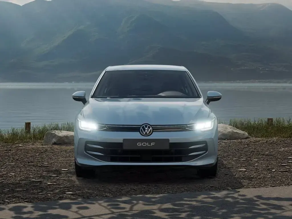 Nuova VW Golf VIII Edition 116 CV (85 kW) 2026 Crystal ice blue metallizzato Berlina