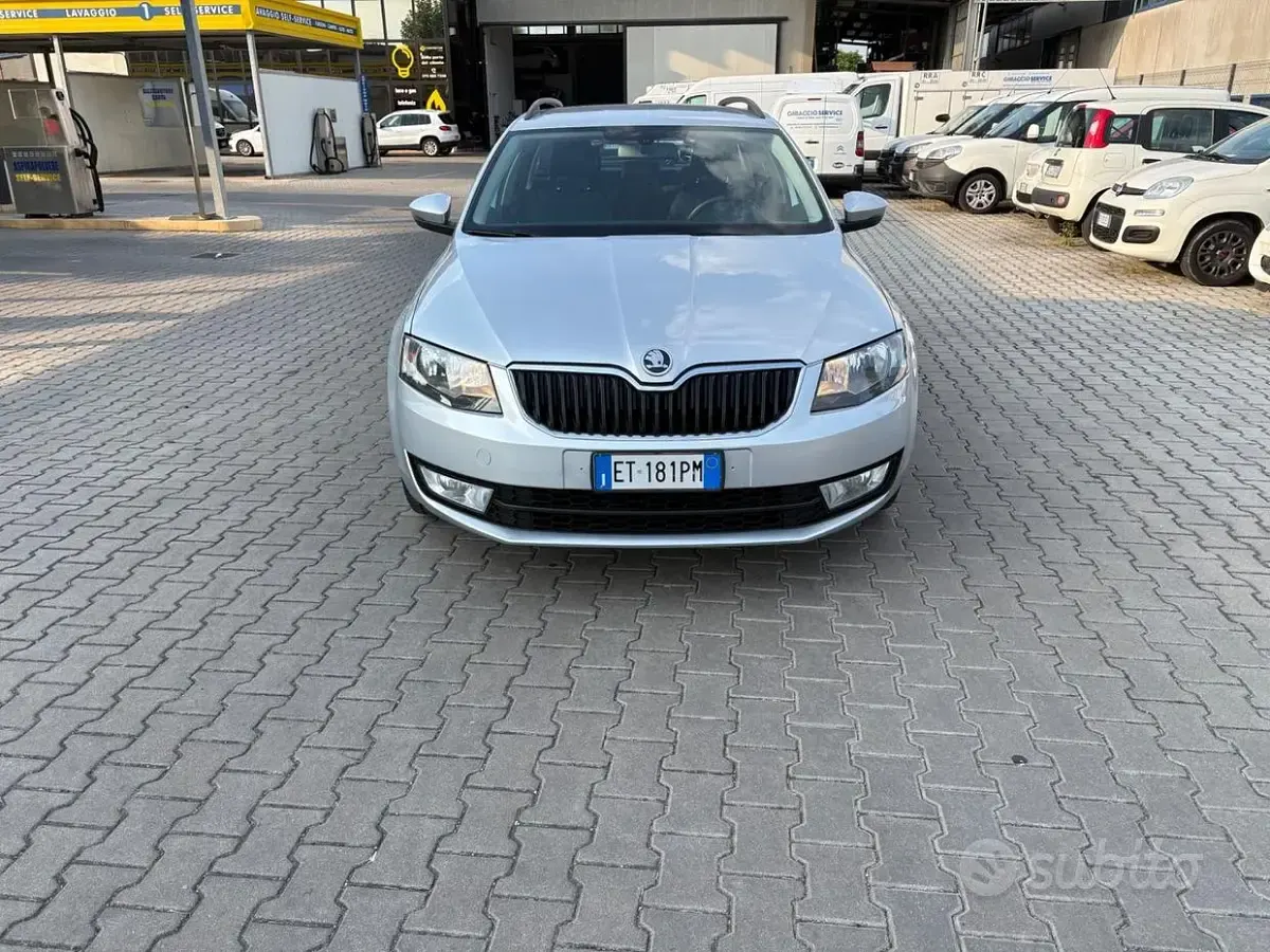 Usata Skoda Octavia Elegance 105 CV (77 kW) 2014 Grigio Station wagon