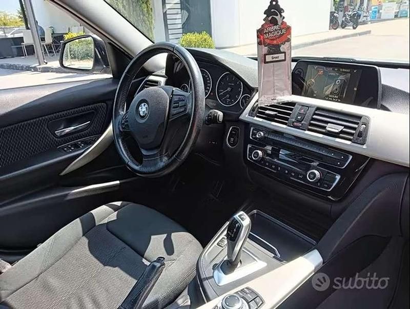 Usata BMW 318 Luxury Line 150 CV (110 kW) 2015 Grigio Station wagon