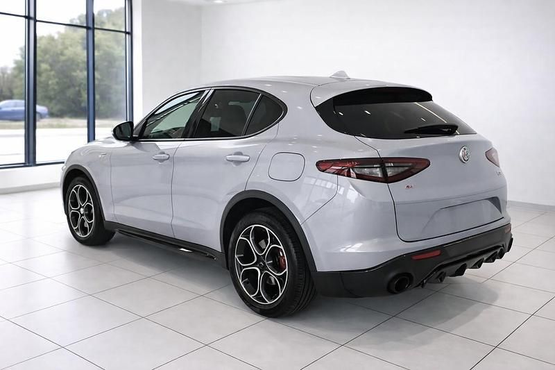 Usata Alfa Romeo Stelvio Veloce 209 CV (153 kW) 2024 Grigio SUV