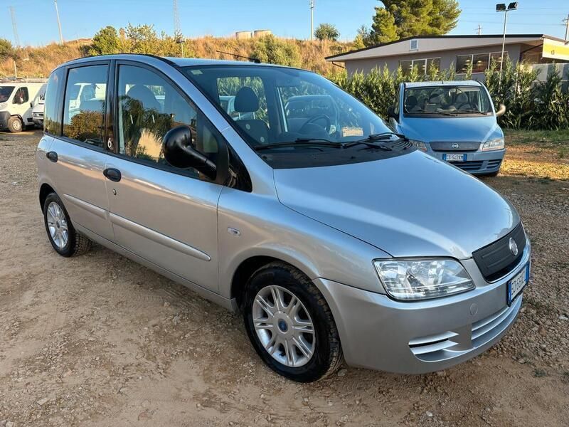 Usata Fiat Multipla Active 120 CV (88 kW) 2010 Argento Monovolume