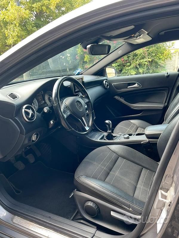 Usata Mercedes A180 2014 Grigio Berlina