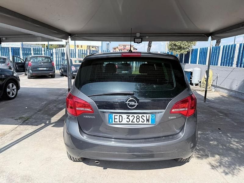 Usata Opel Meriva Cosmo 75 CV (55 kW) 2011 Grigio Monovolume