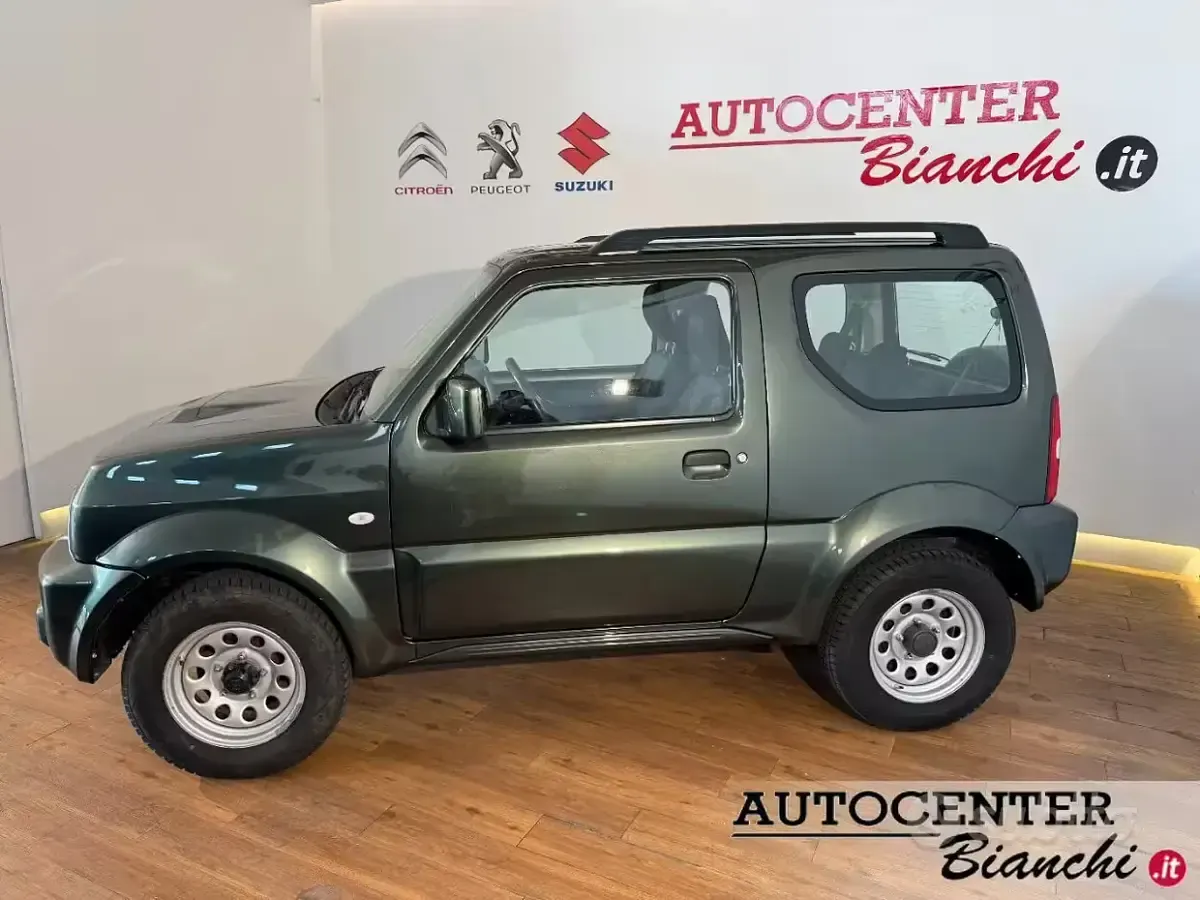 Usata Suzuki Jimny 86 CV (63 kW) 2018 Verde SUV