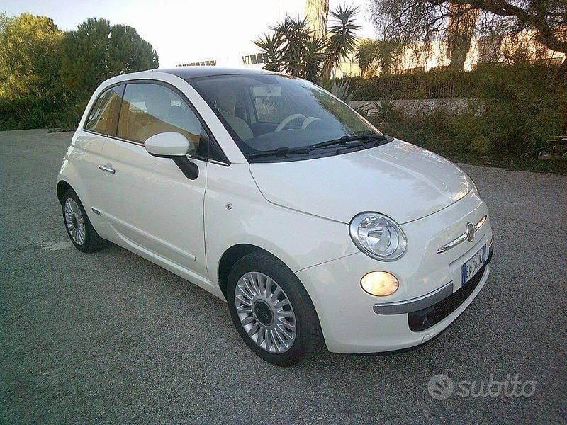 Usata Fiat 500 Lounge 95 CV (69 kW) 2011 Bianco Utilitaria