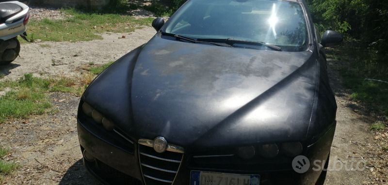 Nero Usata 2007 Alfa Romeo 159 Tre volumi | 1500 € (Buon prezzo) - Immagine 1/3