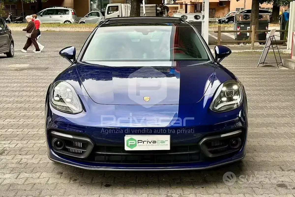 Usata Porsche Panamera 330 CV (242 kW) 2021 Blu Utilitaria