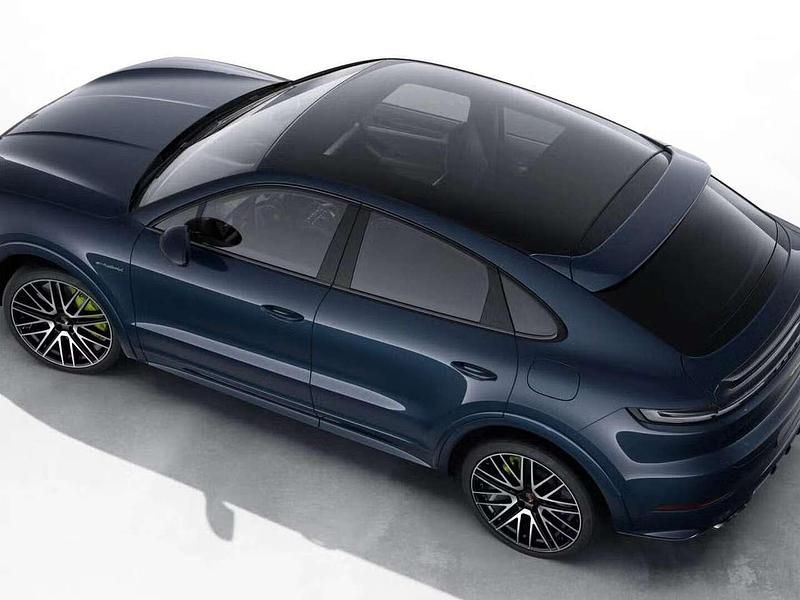 Usata Porsche Cayenne Turbo 740 CV (544 kW) 2024 Blu algarve metallizzato SUV