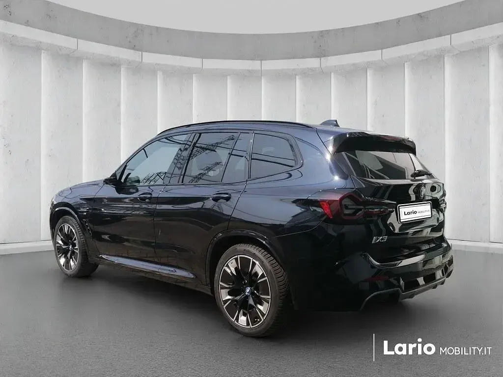 Usata BMW iX3 Impressive 210 kW (286 CV) 2022 Blu SUV