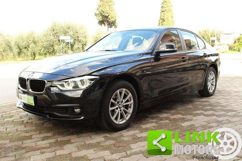 Nero Usata 2016 BMW 320 Sport Line Tre volumi | 12.500 € (Buon prezzo) - Immagine 1/4