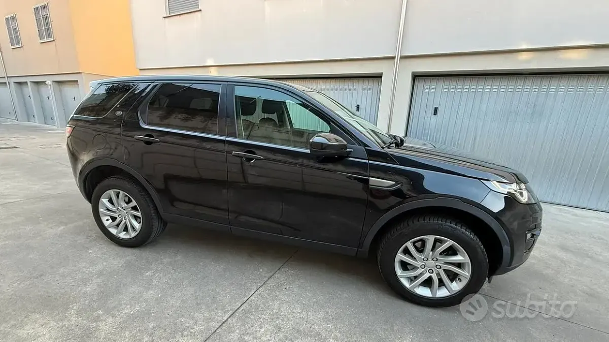 Usata Land Rover Discovery Sport SE 150 CV (110 kW) 2018 Nero SUV