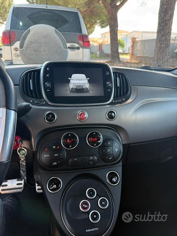 Usata Abarth 595C Turismo 165 CV (121 kW) 2021 Grigio Cabrio