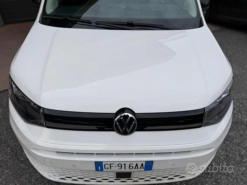 Usata VW Caddy 102 CV (75 kW) 2021 Bianco Monovolume