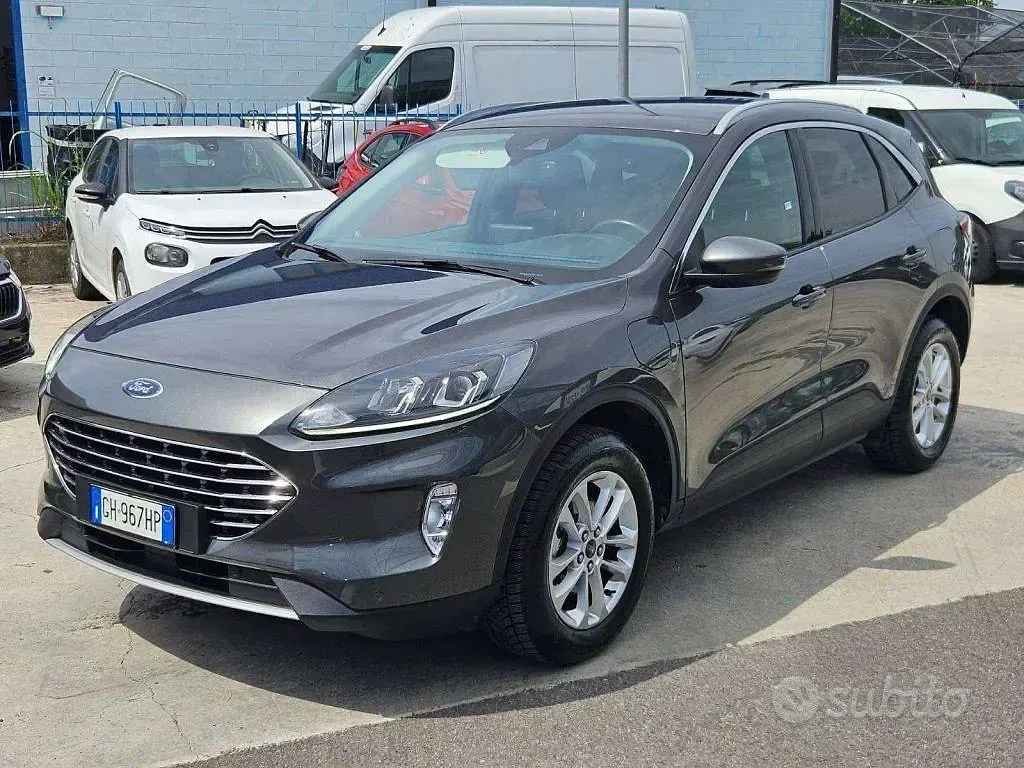 Usata Ford Kuga Business Edition 224 CV (164 kW) 2021 Grigio SUV