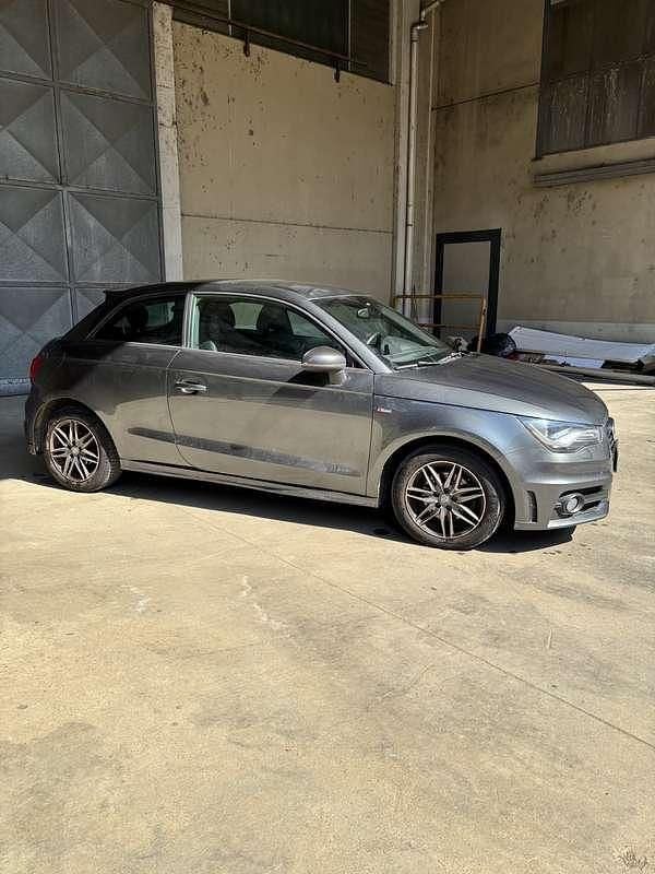 Usata Audi A1 Ambition 105 CV (77 kW) 2012 Grigio Utilitaria