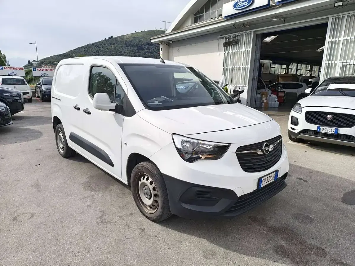 Usata Opel Combo Edition 120 CV (88 kW) 2021 Bianco Monovolume