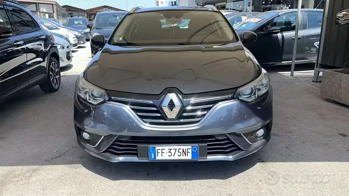 Usata Renault Mégane GrandTour Bose Edition 110 CV (80 kW) 2016 Grigio Station wagon