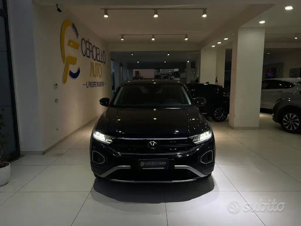 Usata VW T-Roc Style 110 CV (80 kW) 2022 Nero metallizzato SUV