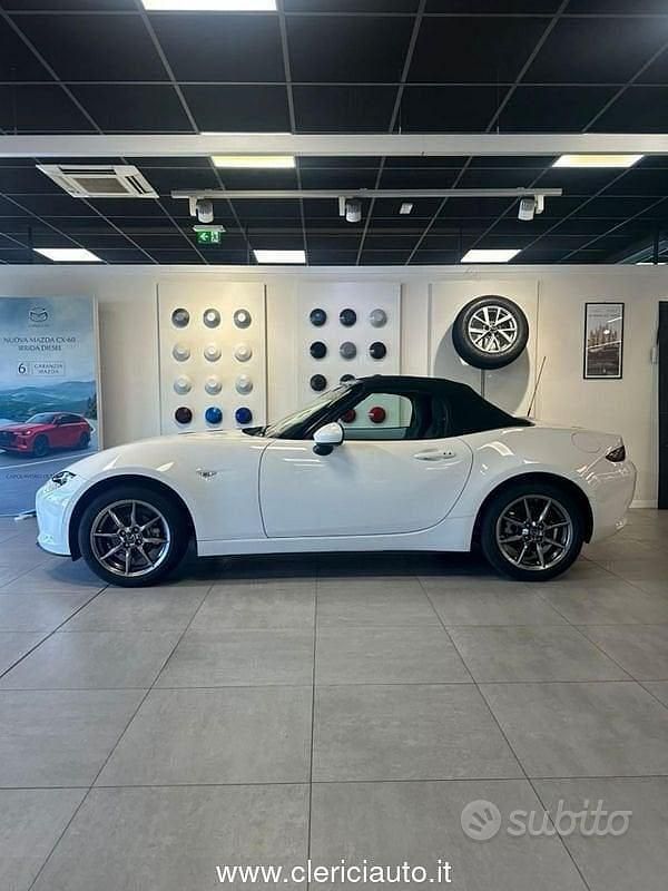 Begagnad Mazda MX5 Exclusive-Line 132 HK (97 kW) 2023 Vit Cab