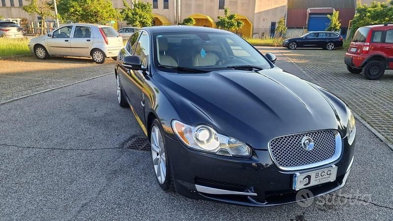 Usata Jaguar XF Premium Luxury 240 CV (176 kW) 2011 Nero Berlina