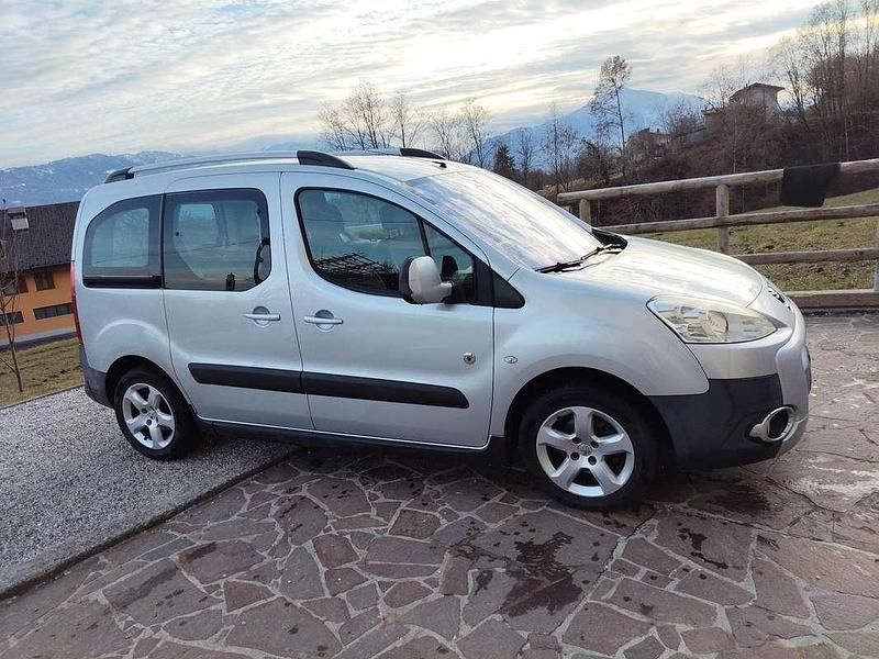 Usata Peugeot TePee Outdoor 109 CV (80 kW) 2010 Station wagon