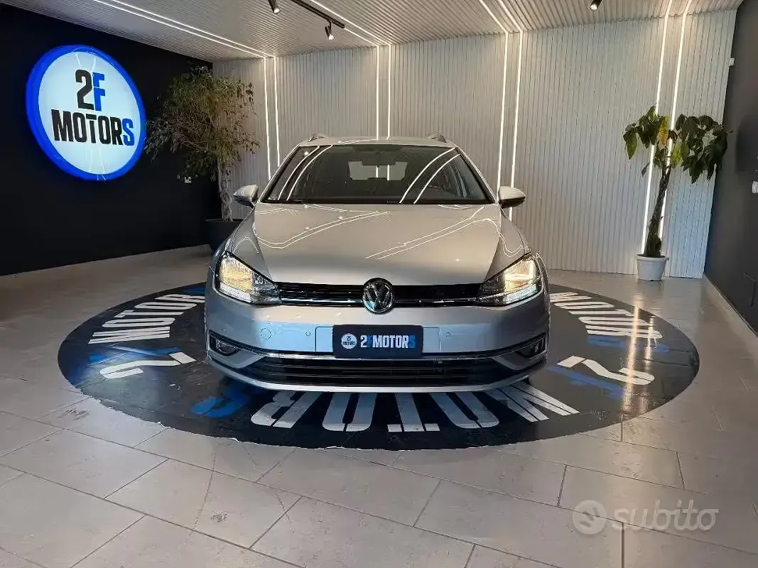Usata VW Golf VII Business 116 CV (85 kW) 2020 Grigio Station wagon