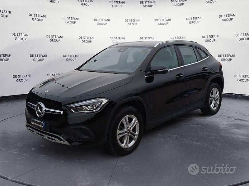 Nero Usata 2023 Mercedes GLA180 SUV | 33.500 € (Buon prezzo) - Immagine 1/4