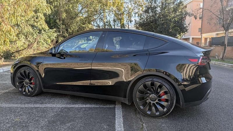 Usata Tesla Model Y Performance 389 kW (530 CV) 2023 Nero SUV