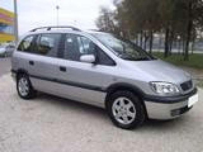 Usata Opel Zafira Comfort 101 CV (74 kW) 2003 Grigio Monovolume