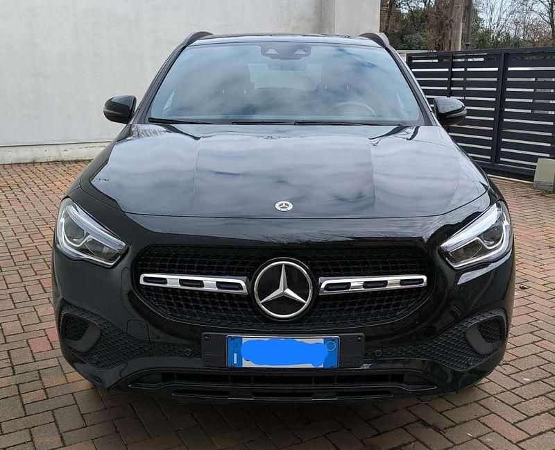 Usata 2023 Mercedes GLA180 SUV | 34.500 € (Buon prezzo) - Immagine 1/4
